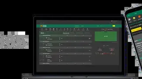 欢腾春节，人流如织，佳节魅力绽放无限活力。
